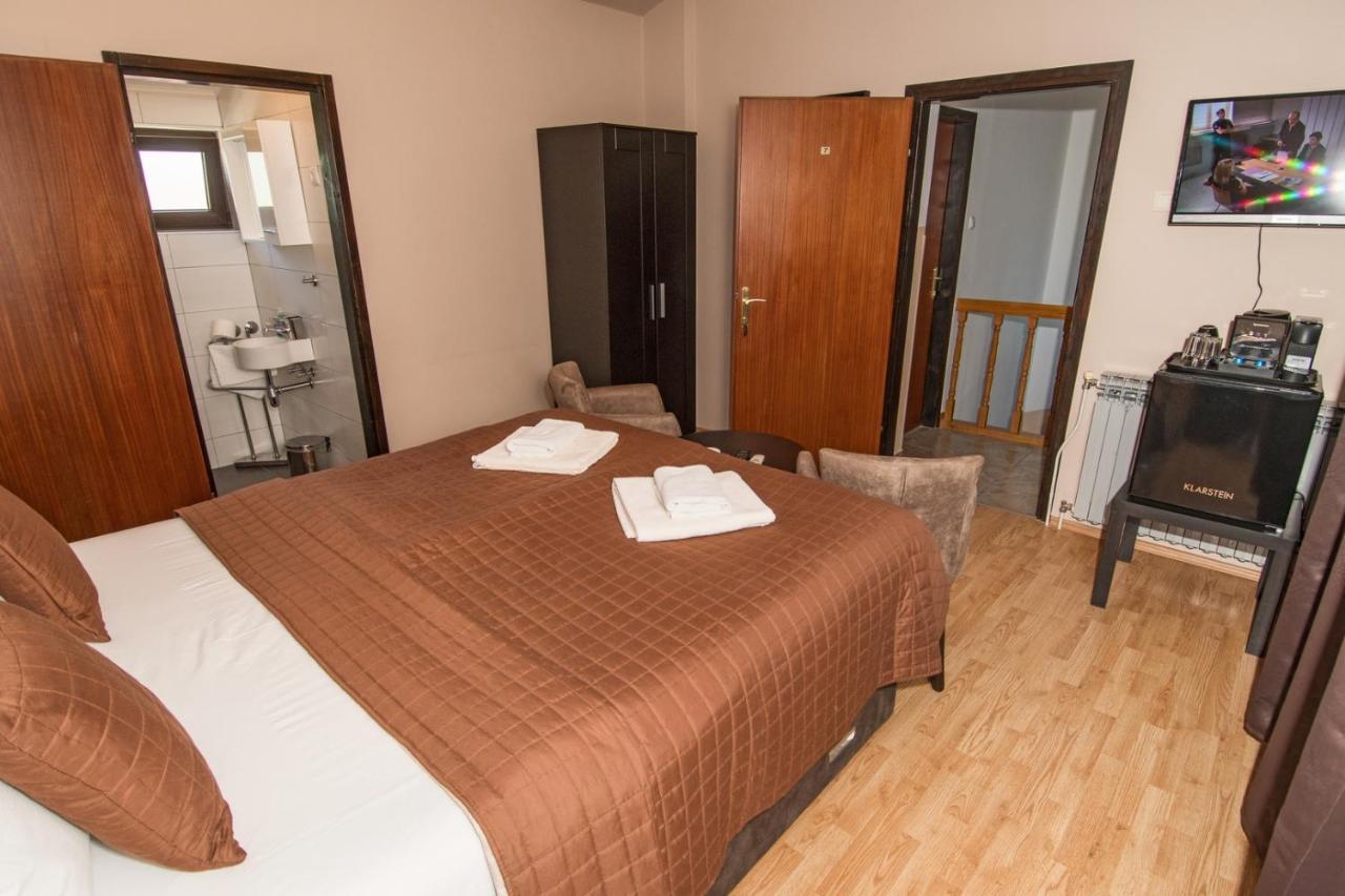 Bed & Breakfast Anita Medulin Exterior foto