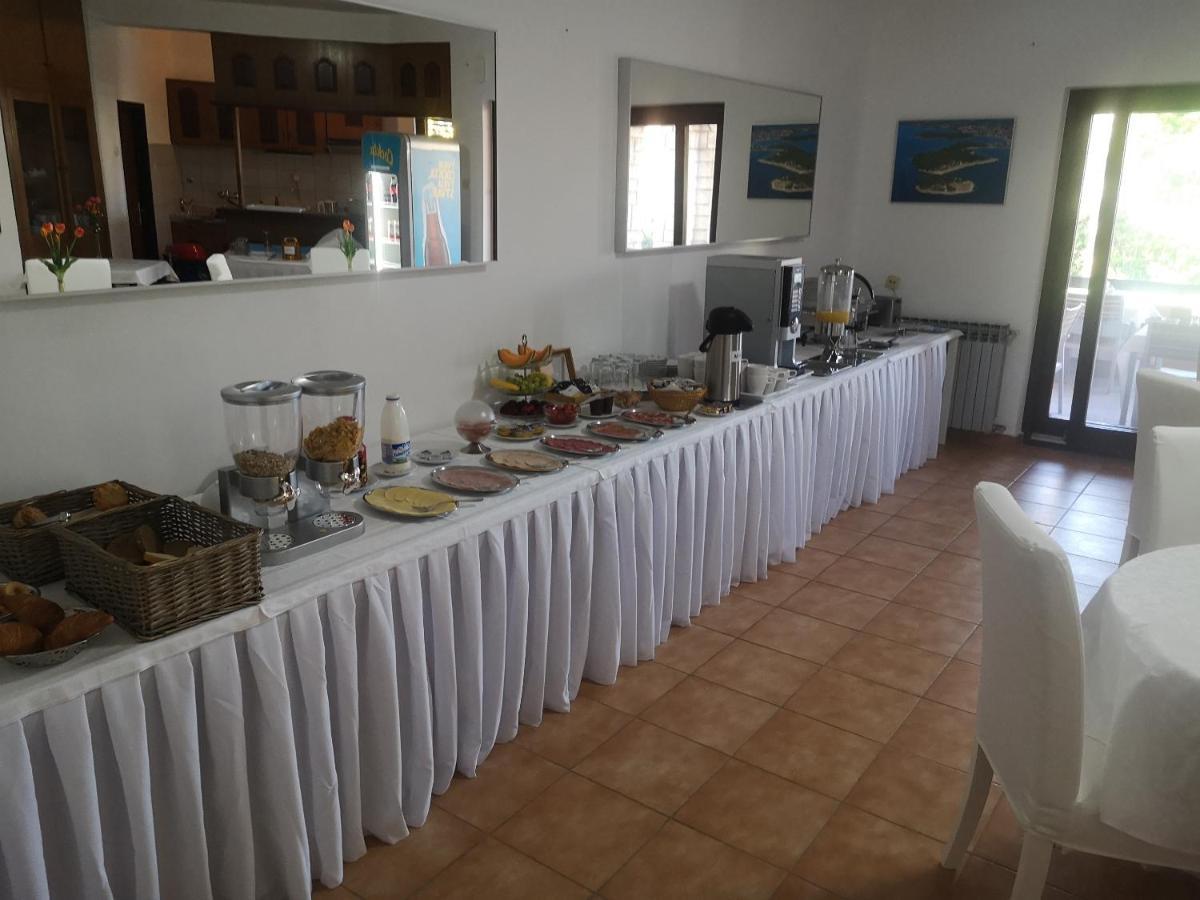 Bed & Breakfast Anita Medulin Exterior foto